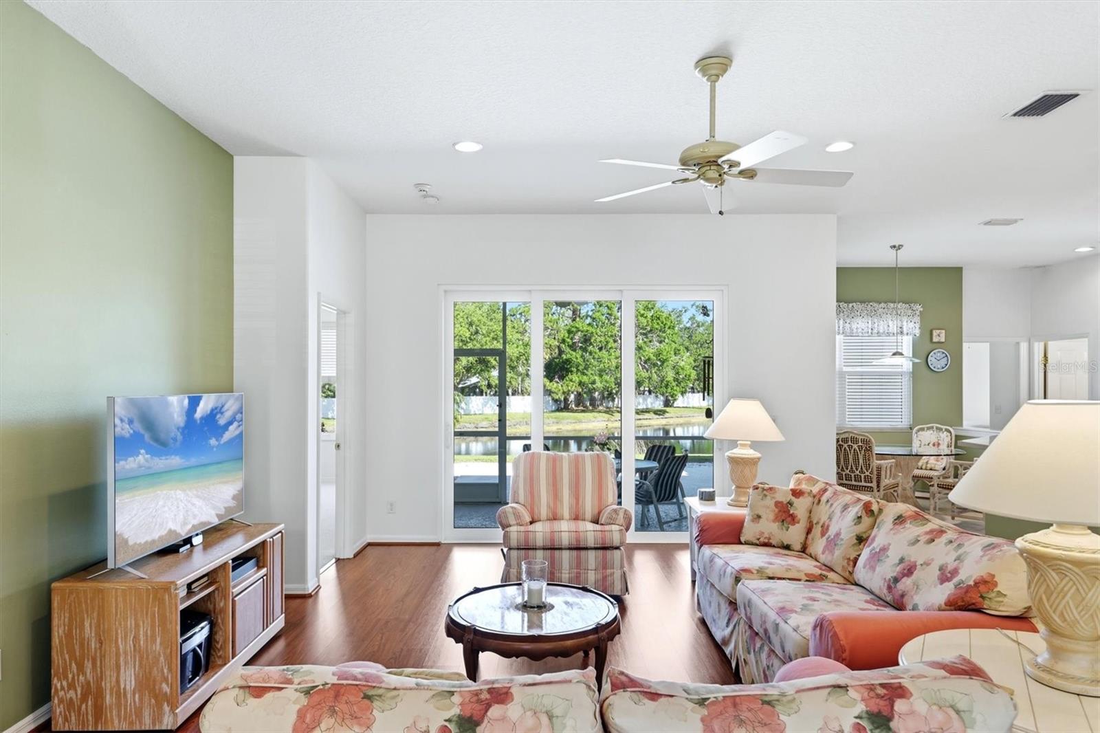 Image 10 of 49 For 4227 61st Avenue E