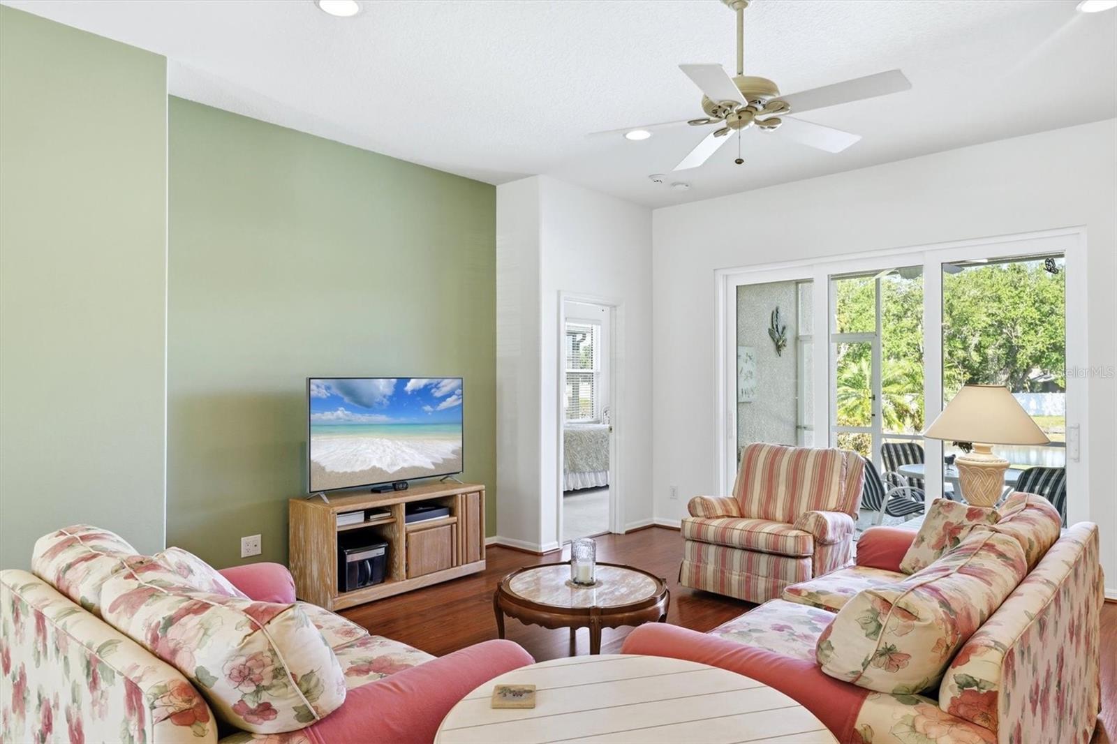 Image 11 of 49 For 4227 61st Avenue E
