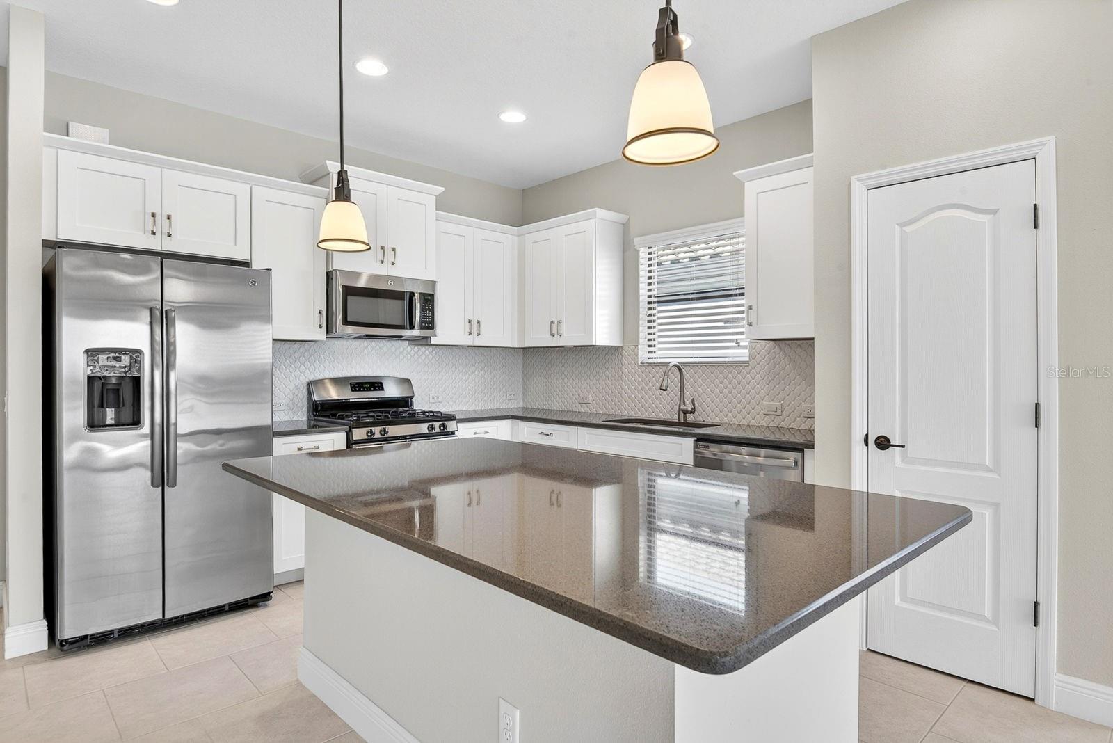 Image 10 of 81 For 4417 Amalfi Avenue