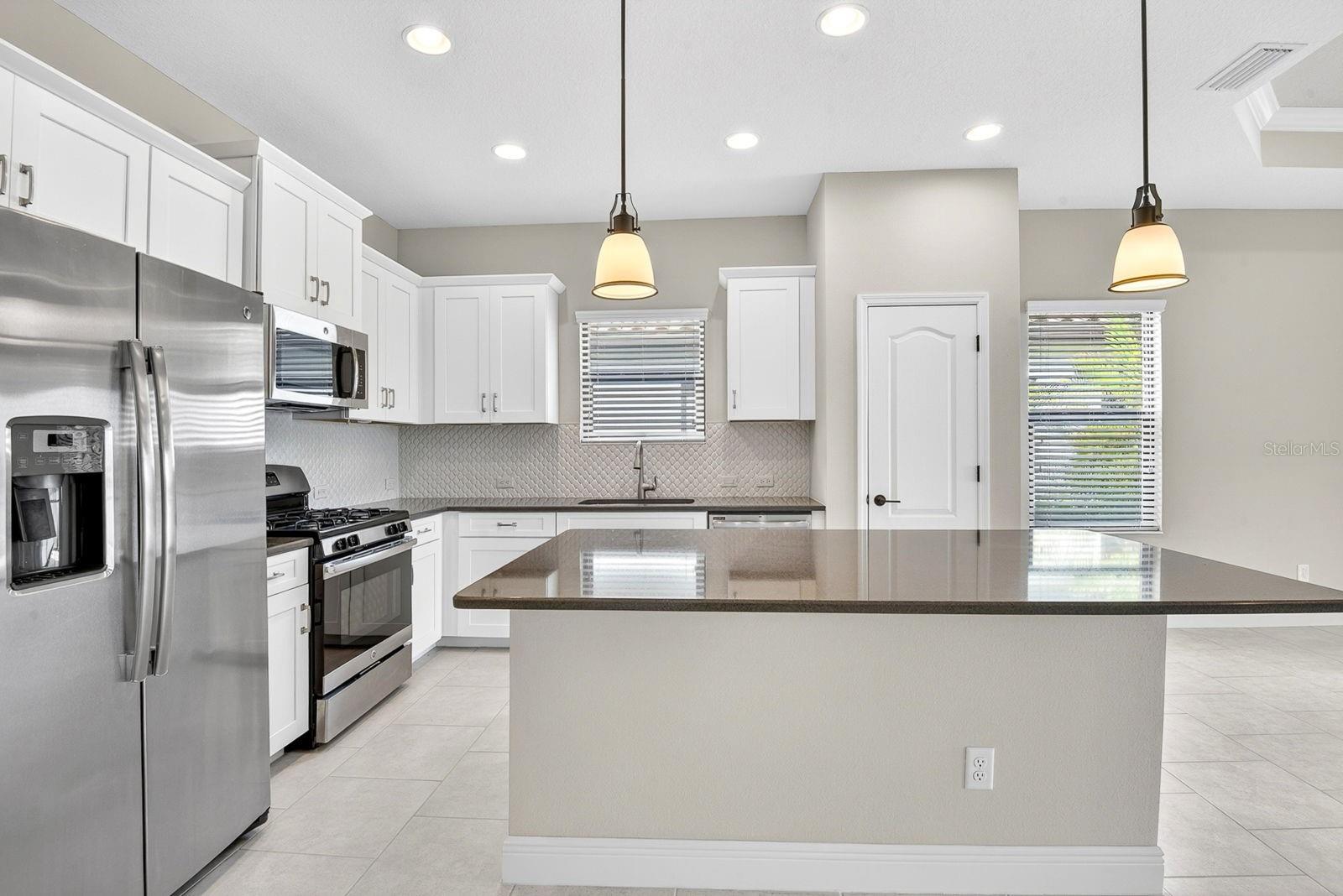 Image 11 of 81 For 4417 Amalfi Avenue