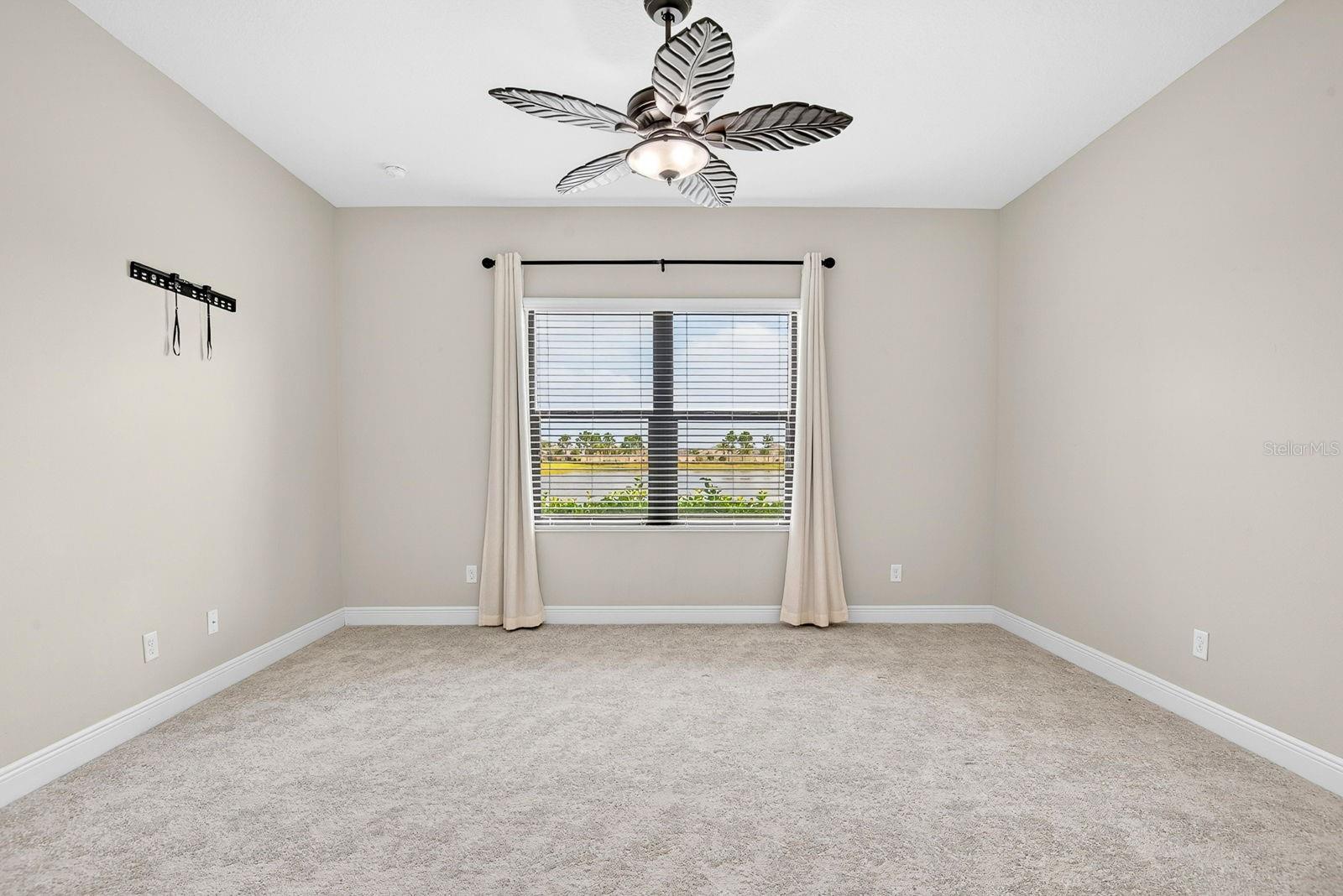 Image 18 of 81 For 4417 Amalfi Avenue