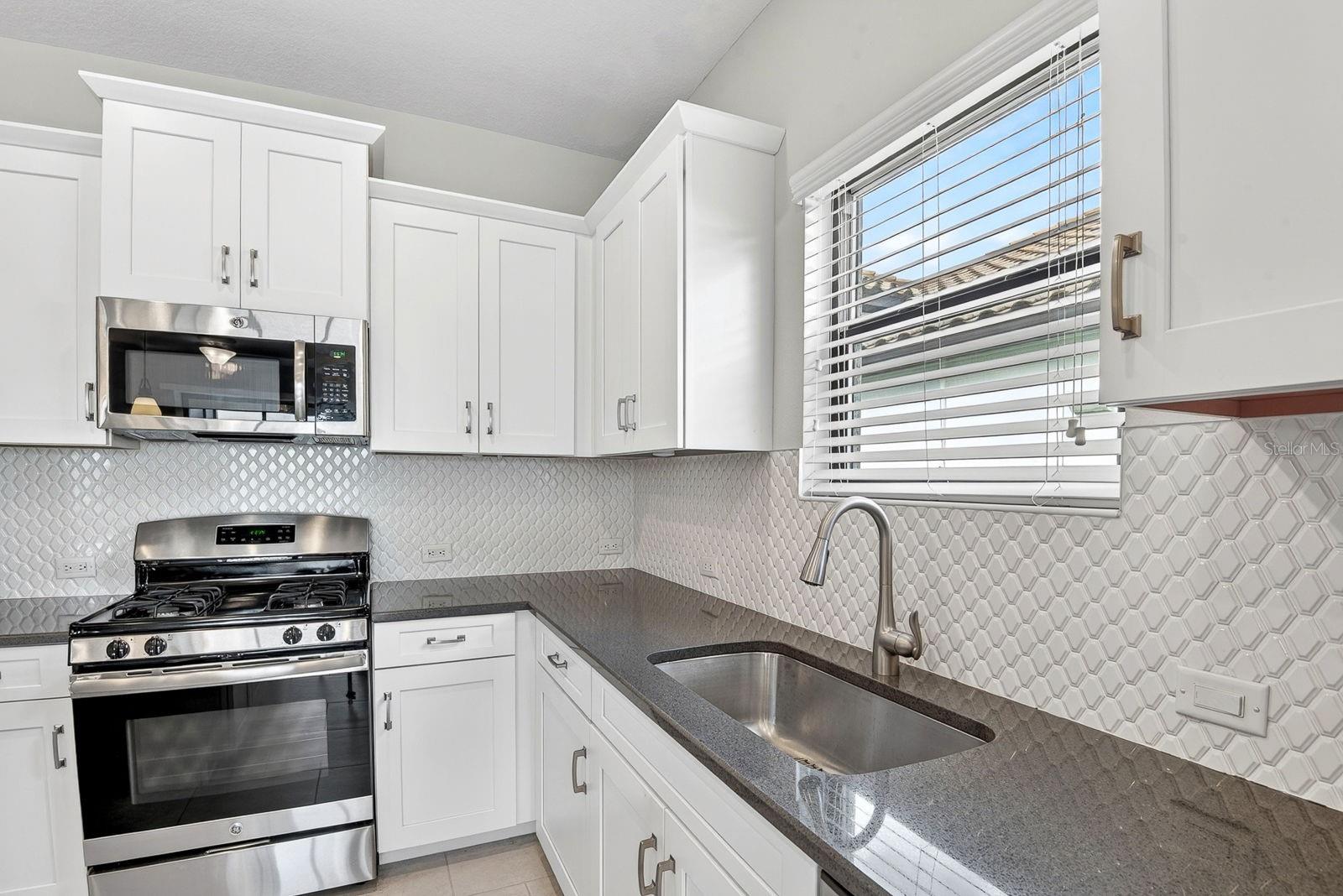 Image 30 of 81 For 4417 Amalfi Avenue