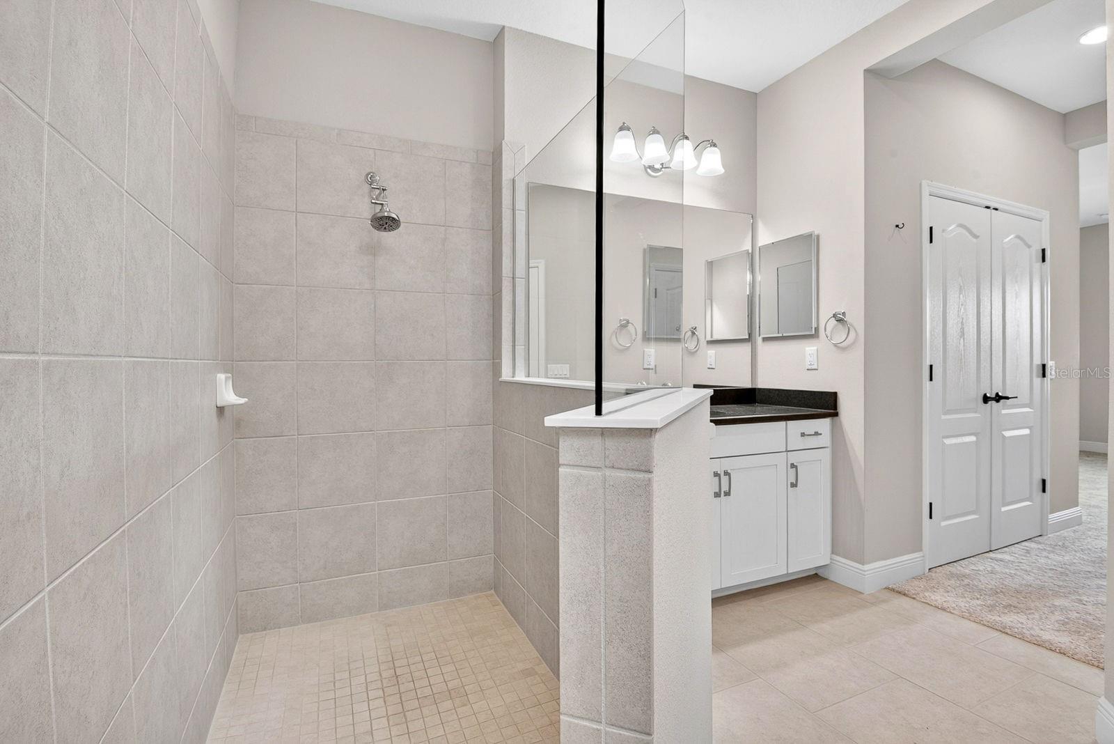 Image 37 of 81 For 4417 Amalfi Avenue