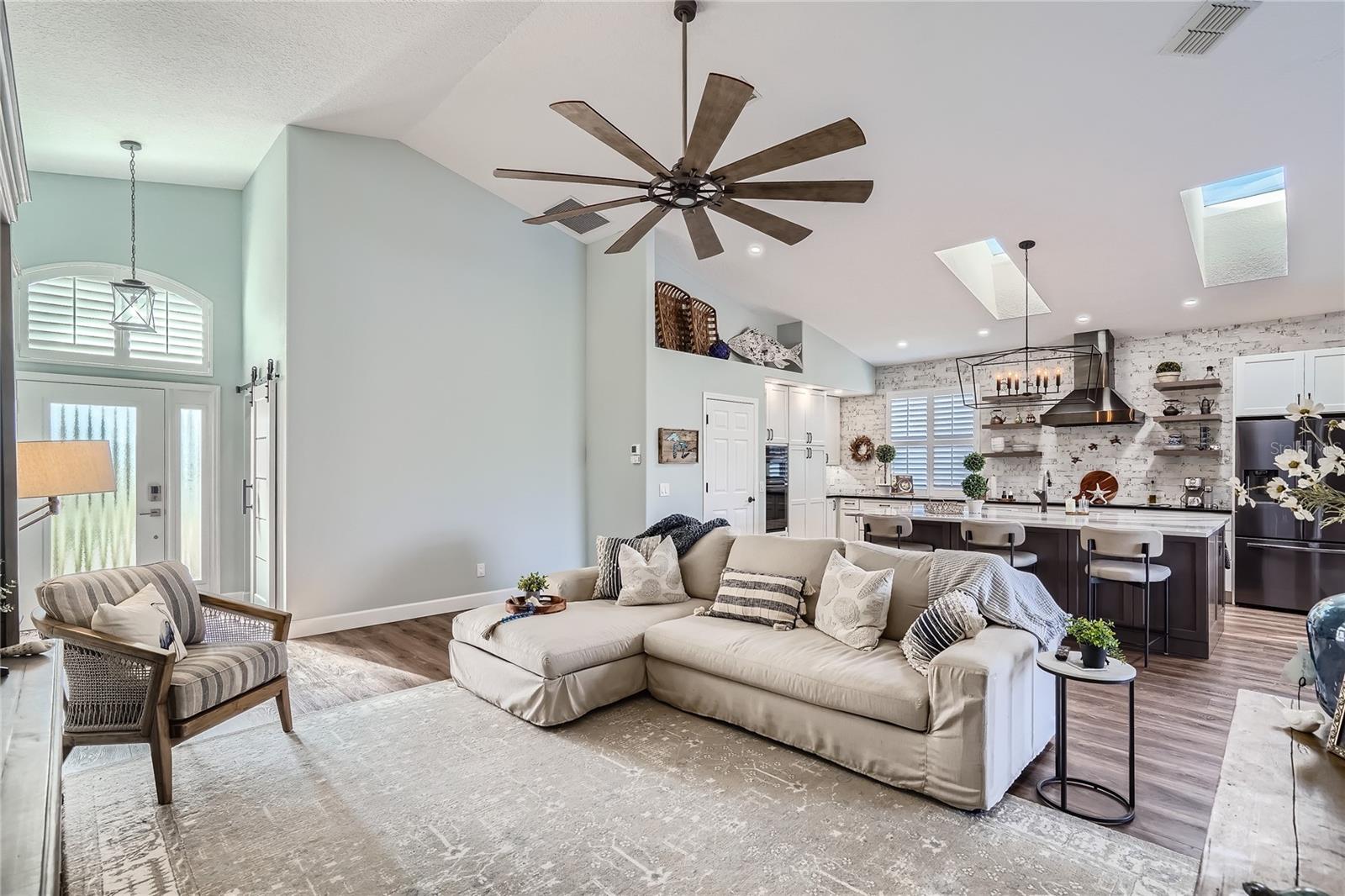 Image 20 of 44 For 11367 Perico Isle Circle
