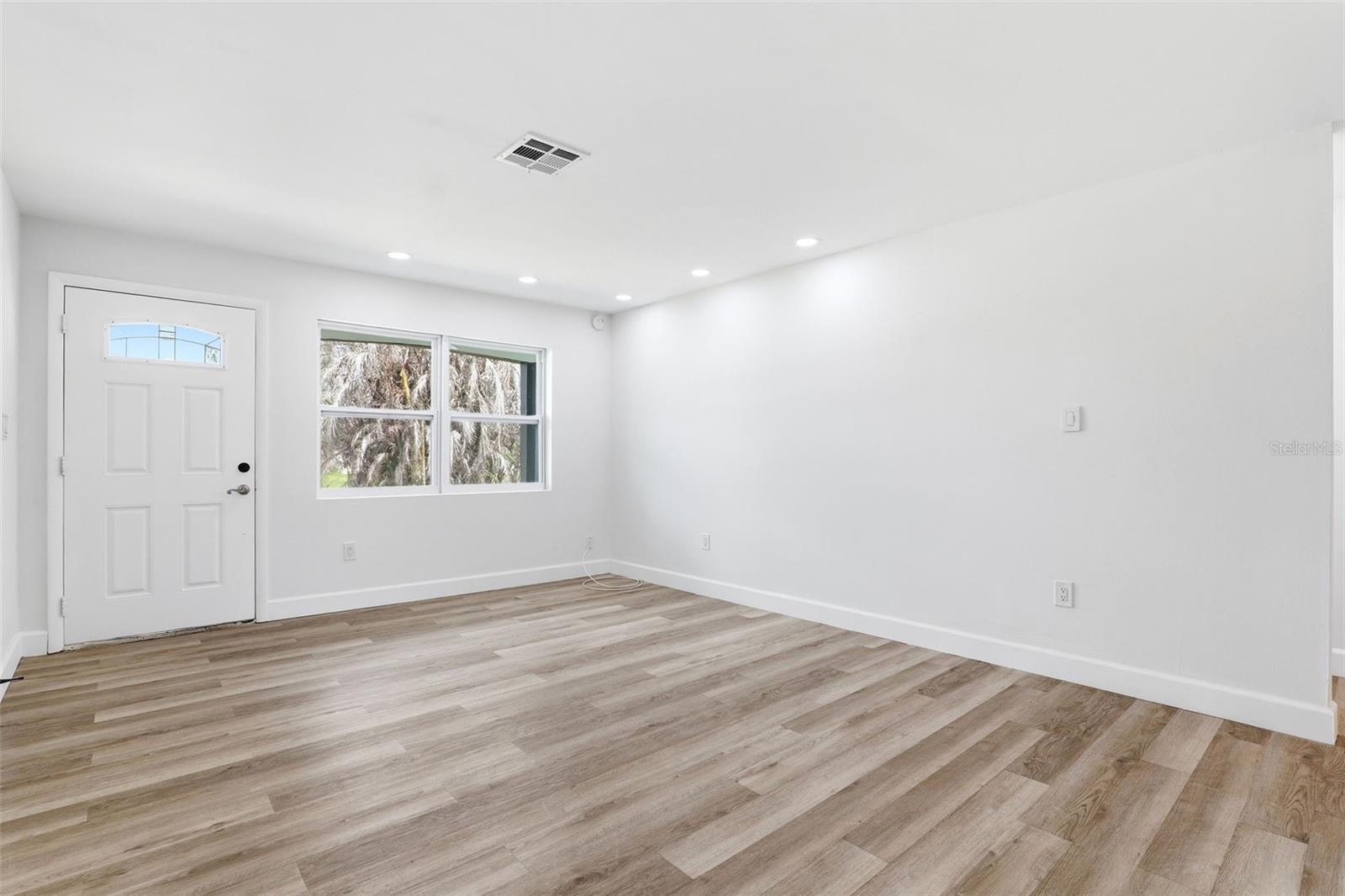 Image 10 of 31 For 524 Westminster Avenue