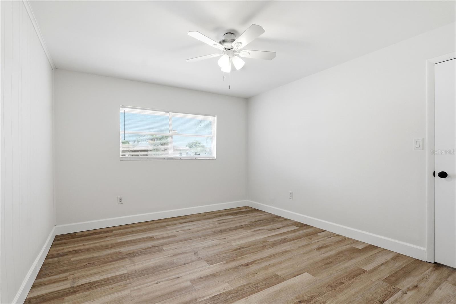 Image 11 of 31 For 524 Westminster Avenue
