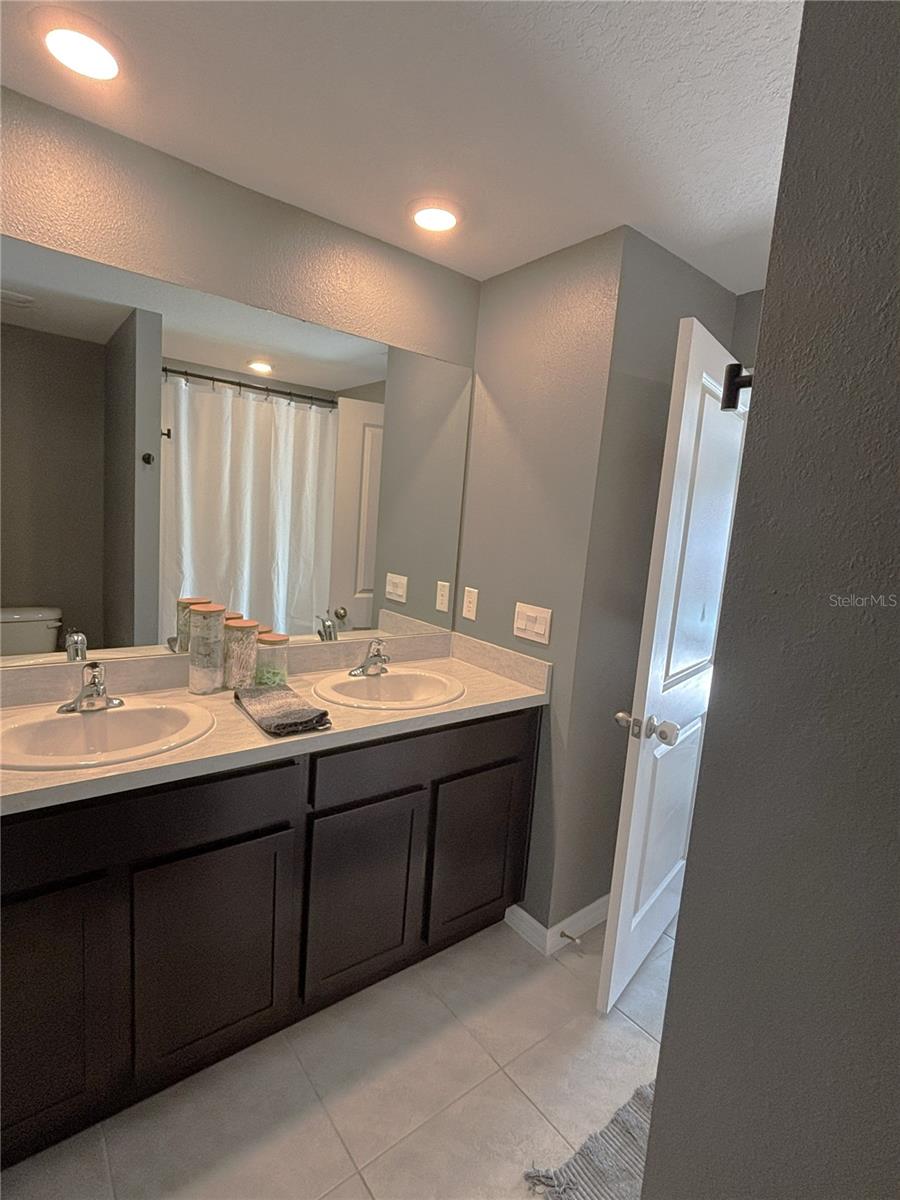 Listing photo id 9 for 16731 Kingman Reef Street