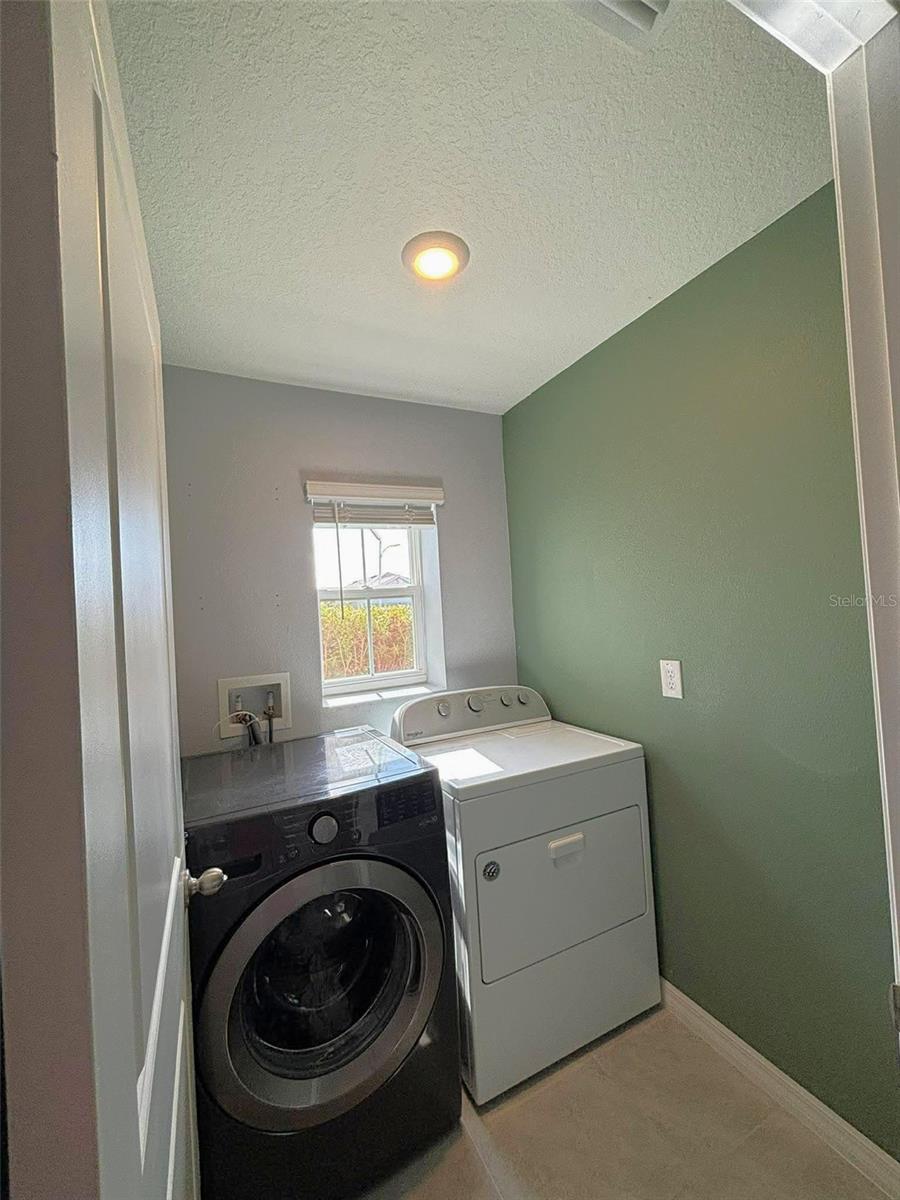 Listing photo id 15 for 16731 Kingman Reef Street