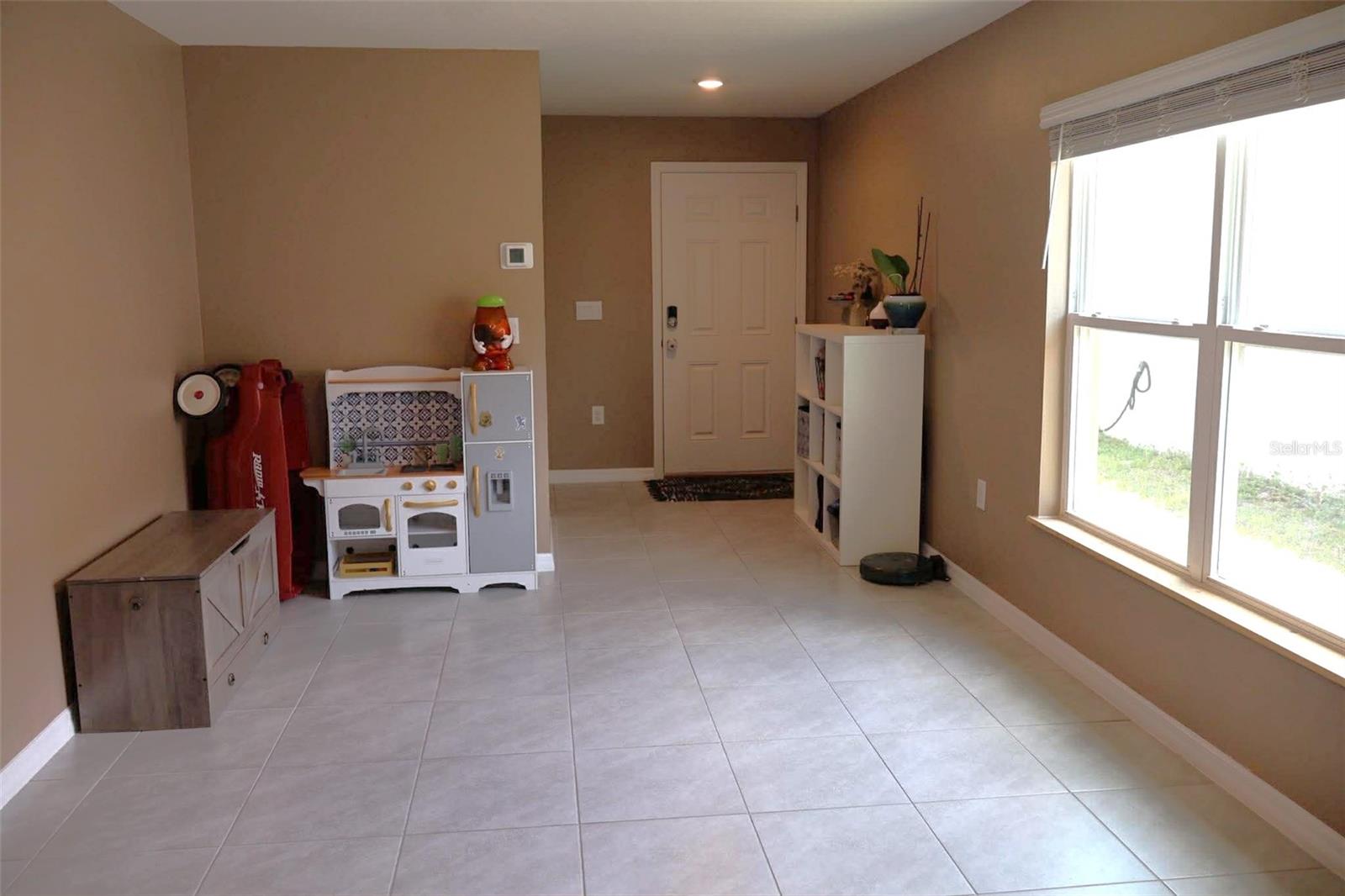 Listing photo id 2 for 16731 Kingman Reef Street