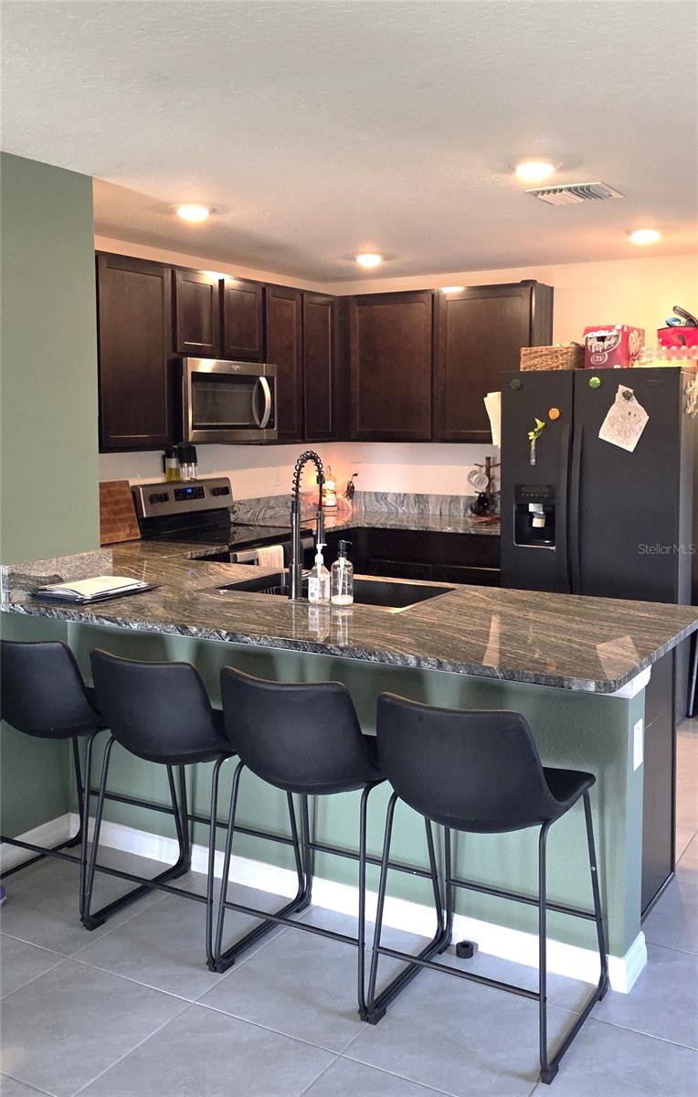 Listing photo id 4 for 16731 Kingman Reef Street