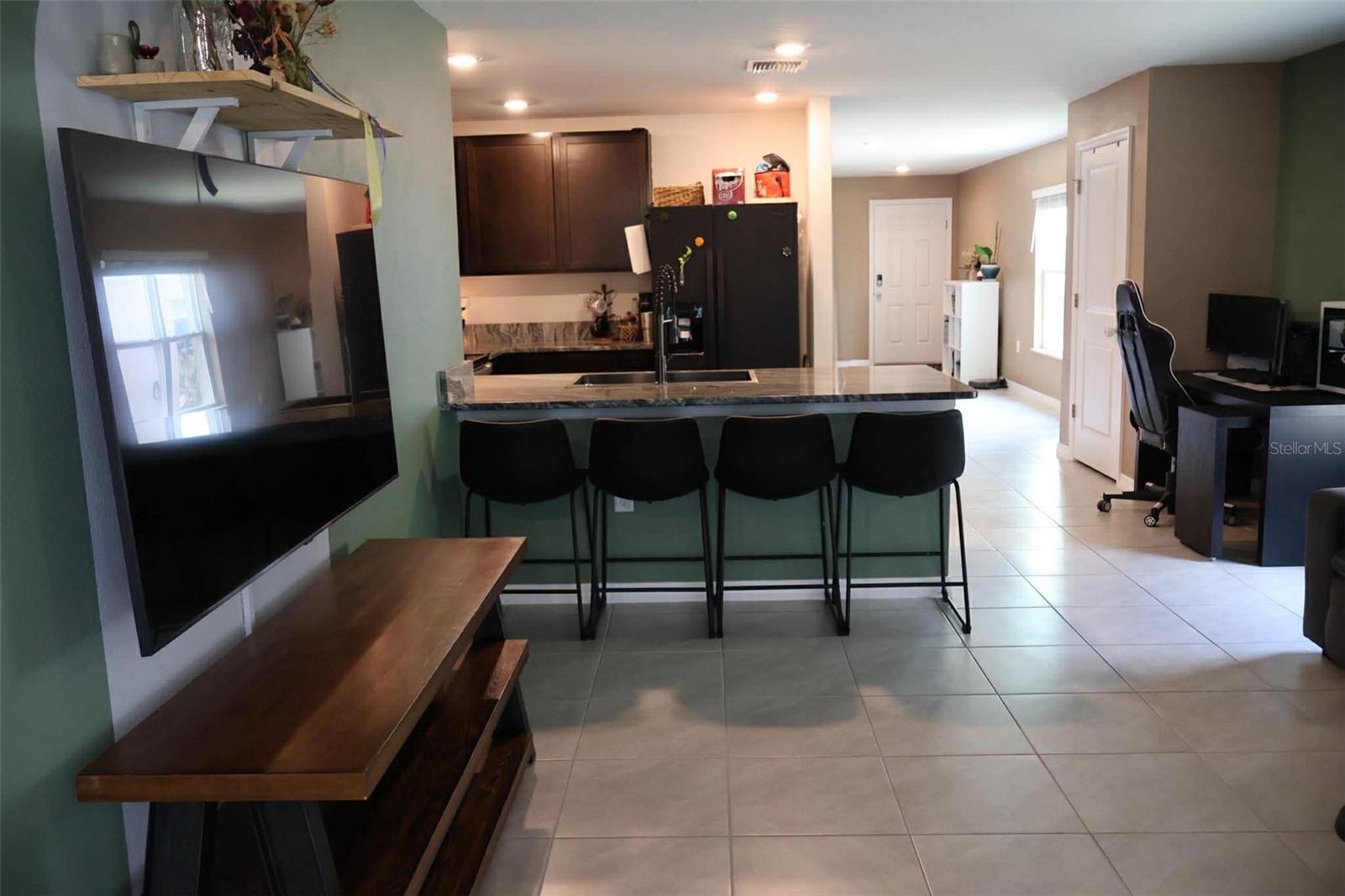 Listing photo id 5 for 16731 Kingman Reef Street