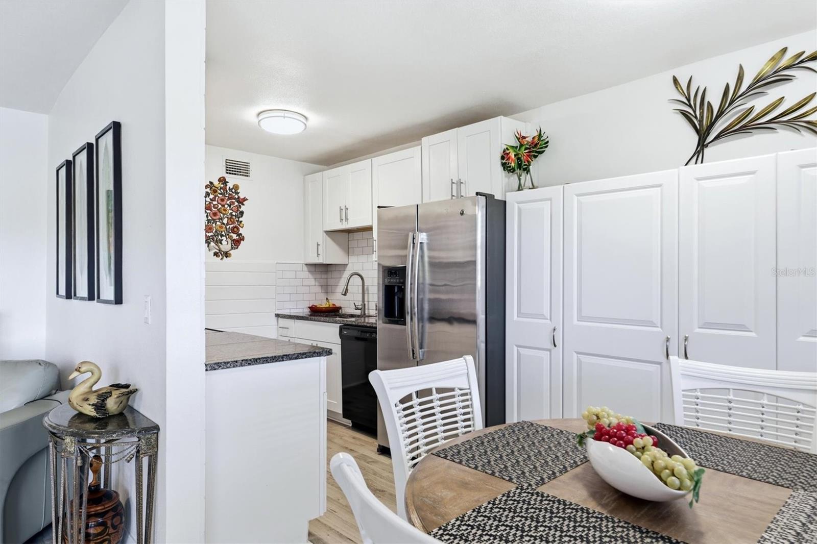 Image 11 of 41 For 7271 Country Club Drive N 122