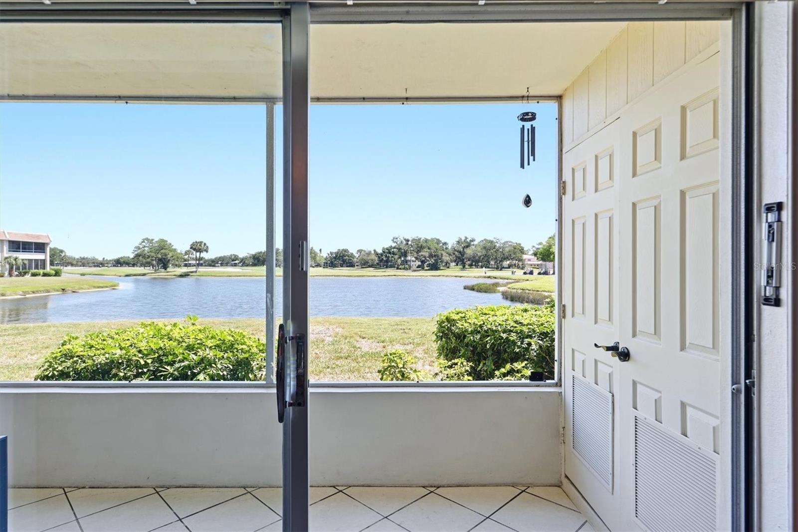Image 19 of 41 For 7271 Country Club Drive N 122