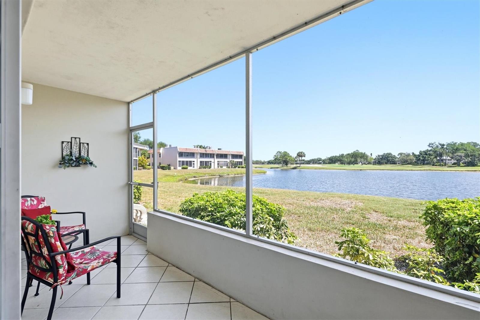 Image 4 of 41 For 7271 Country Club Drive N 122