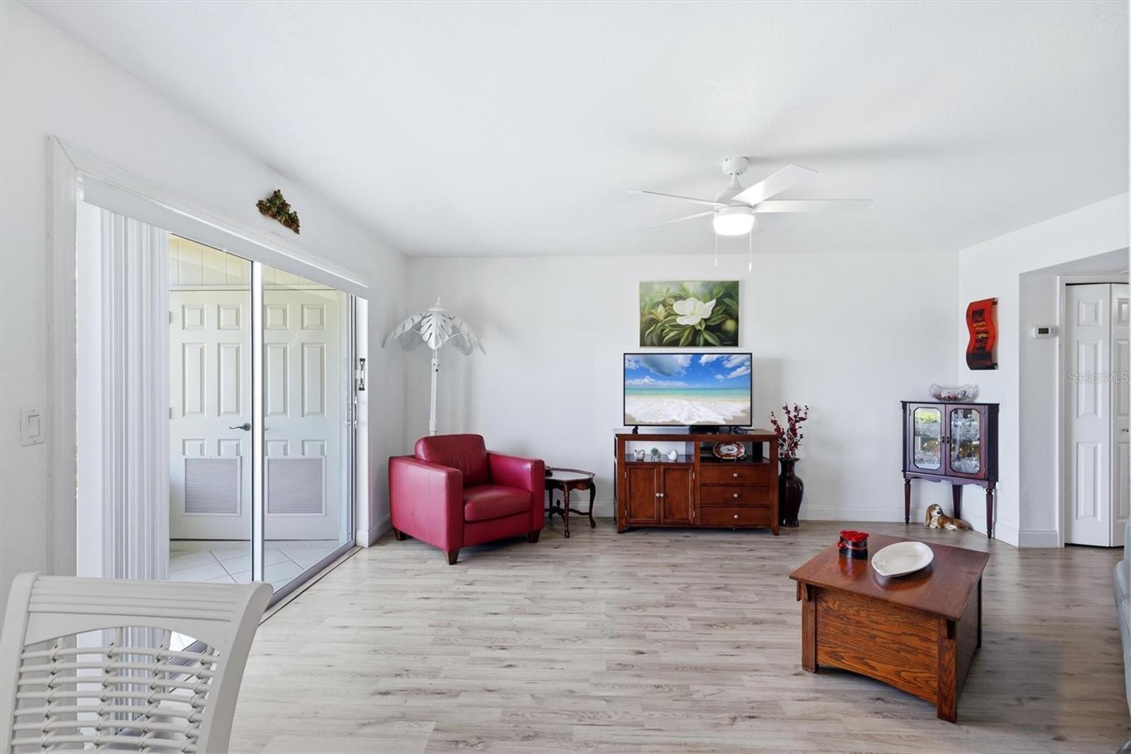 Image 7 of 41 For 7271 Country Club Drive N 122