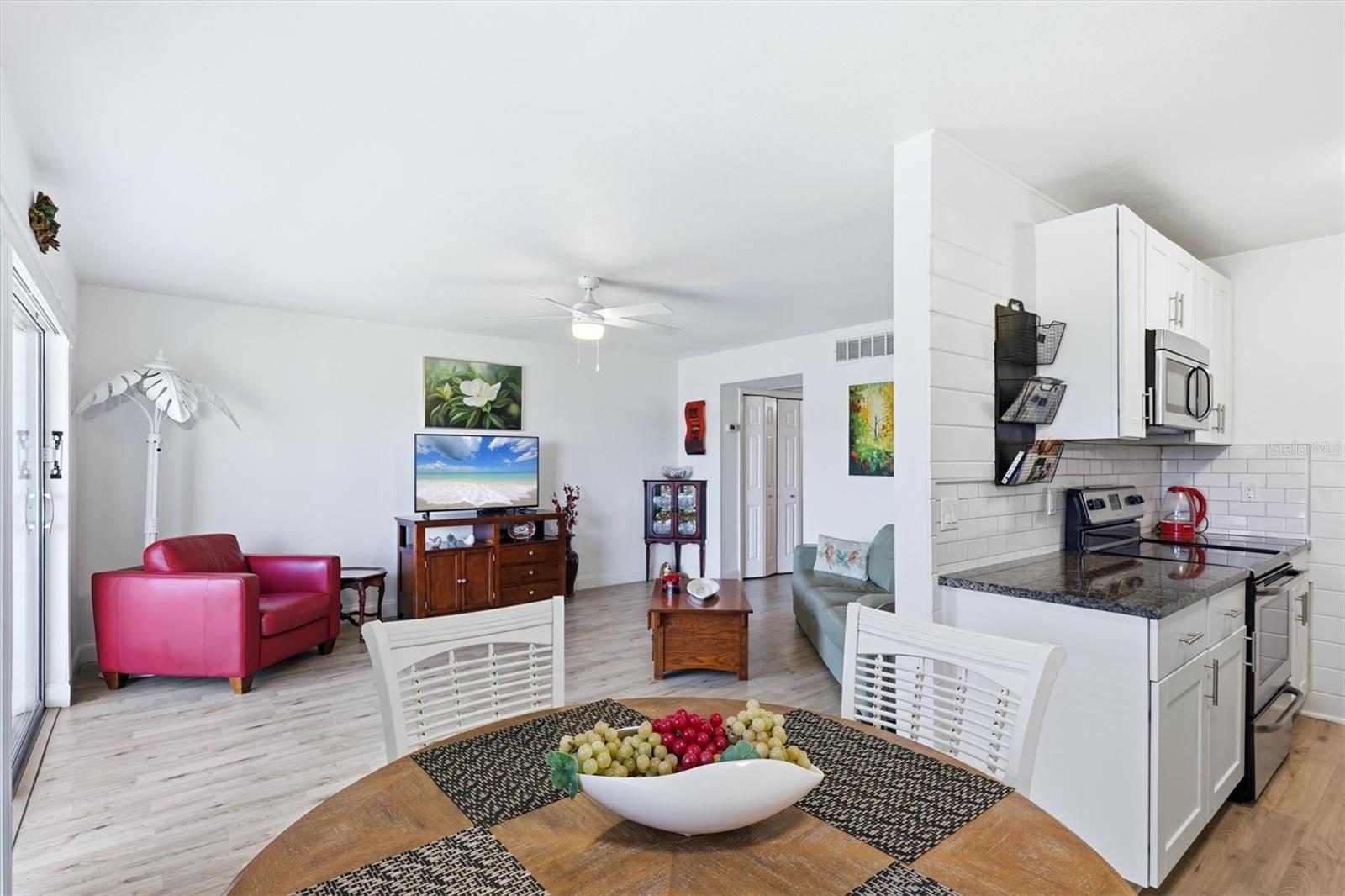 Image 8 of 41 For 7271 Country Club Drive N 122