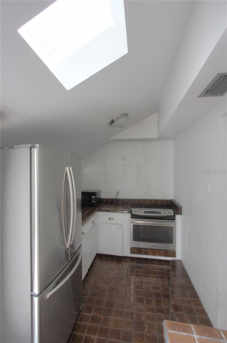 Image 5 of 7 For 303 Osprey Avenue 303