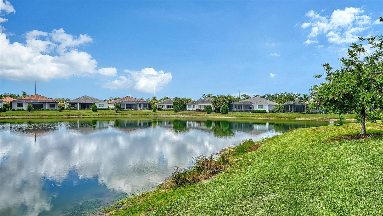 Image 25 of 53 For 7700 Sandhill Lake Drive