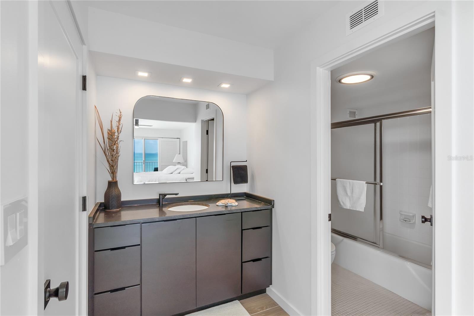 Image 22 of 43 For 2301 Gulf Of Mexico Drive 102n
