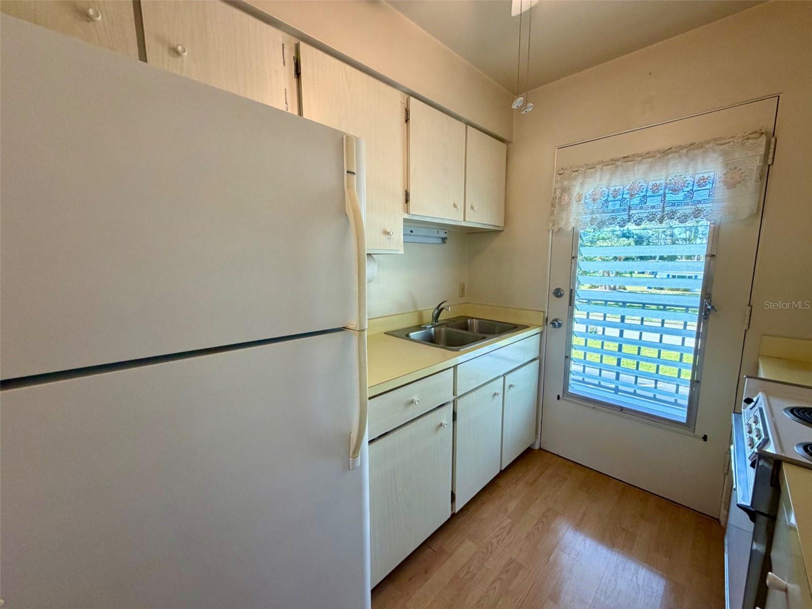Image 12 of 26 For 3900 Roxane Boulevard 11b