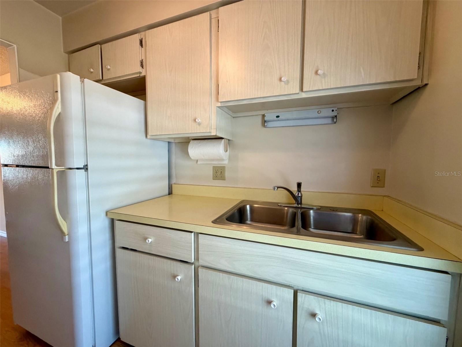Image 13 of 26 For 3900 Roxane Boulevard 11b