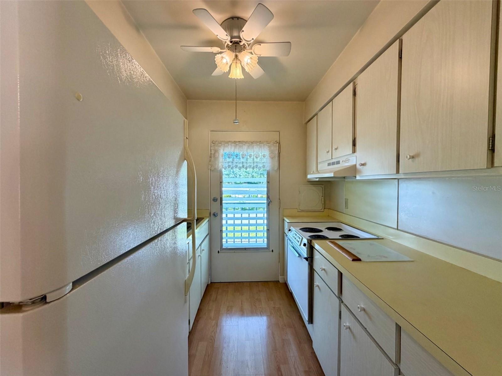 Image 15 of 26 For 3900 Roxane Boulevard 11b