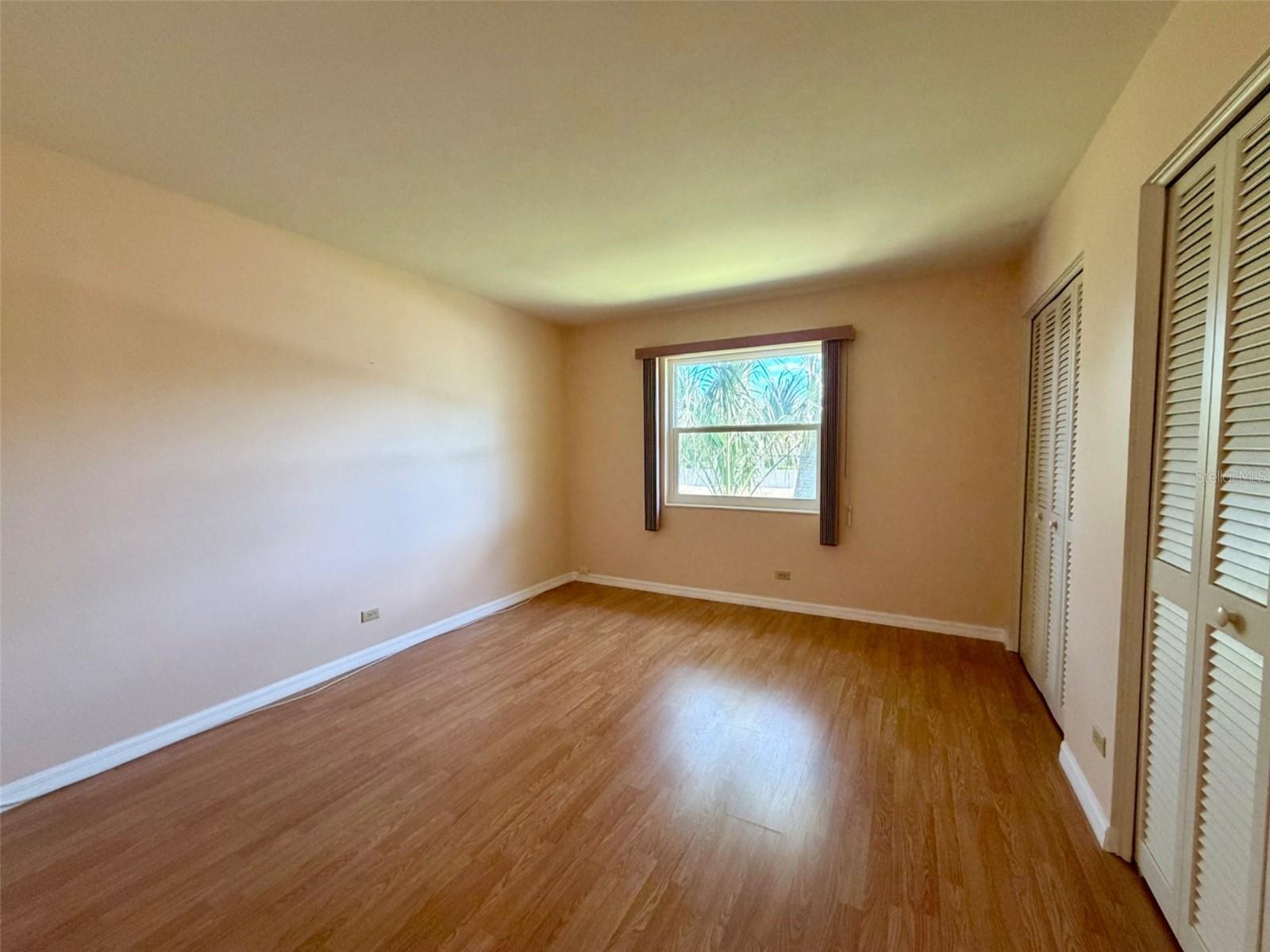 Image 18 of 26 For 3900 Roxane Boulevard 11b