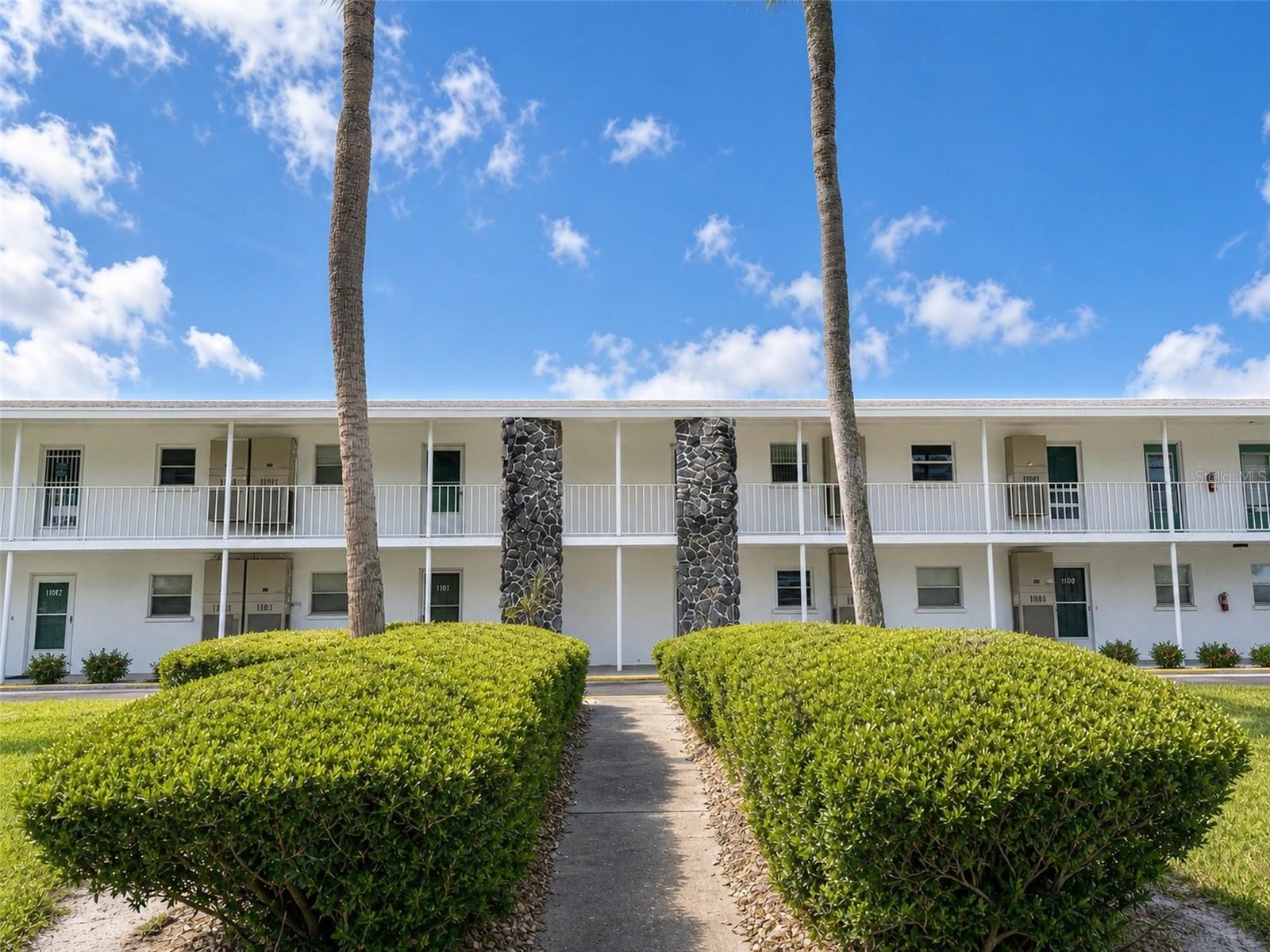 Image 2 of 26 For 3900 Roxane Boulevard 11b