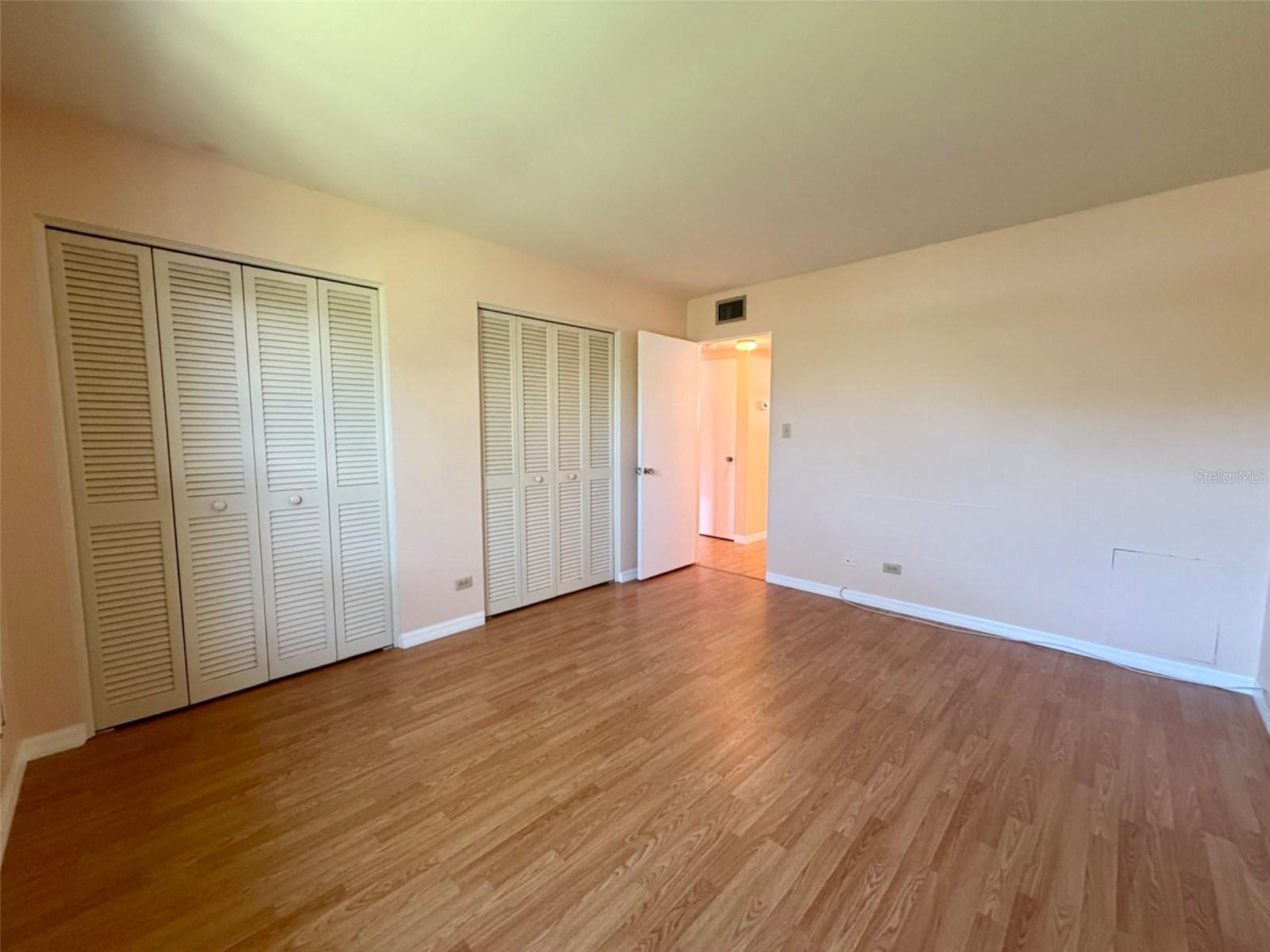 Image 21 of 26 For 3900 Roxane Boulevard 11b