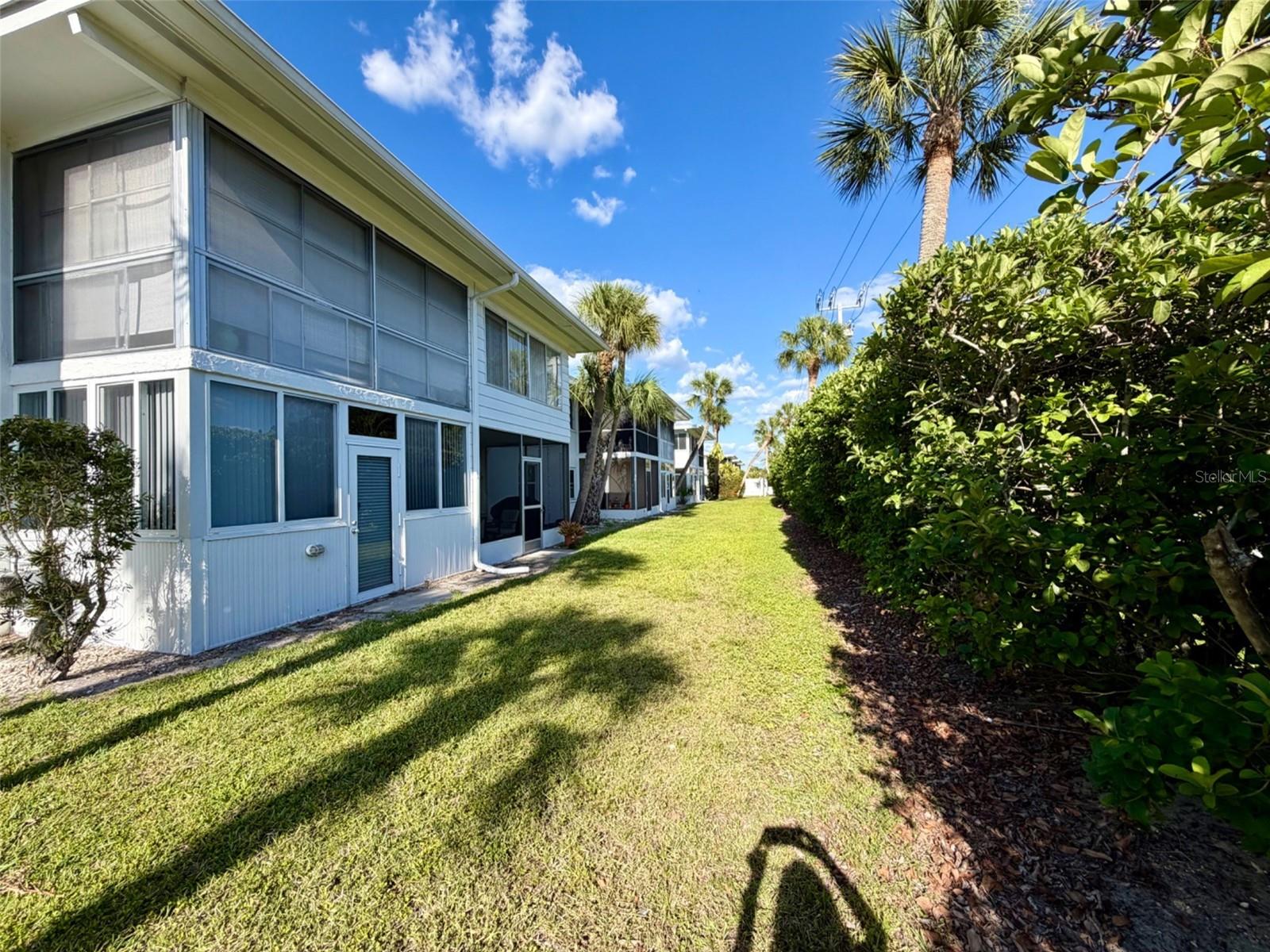 Image 4 of 26 For 3900 Roxane Boulevard 11b