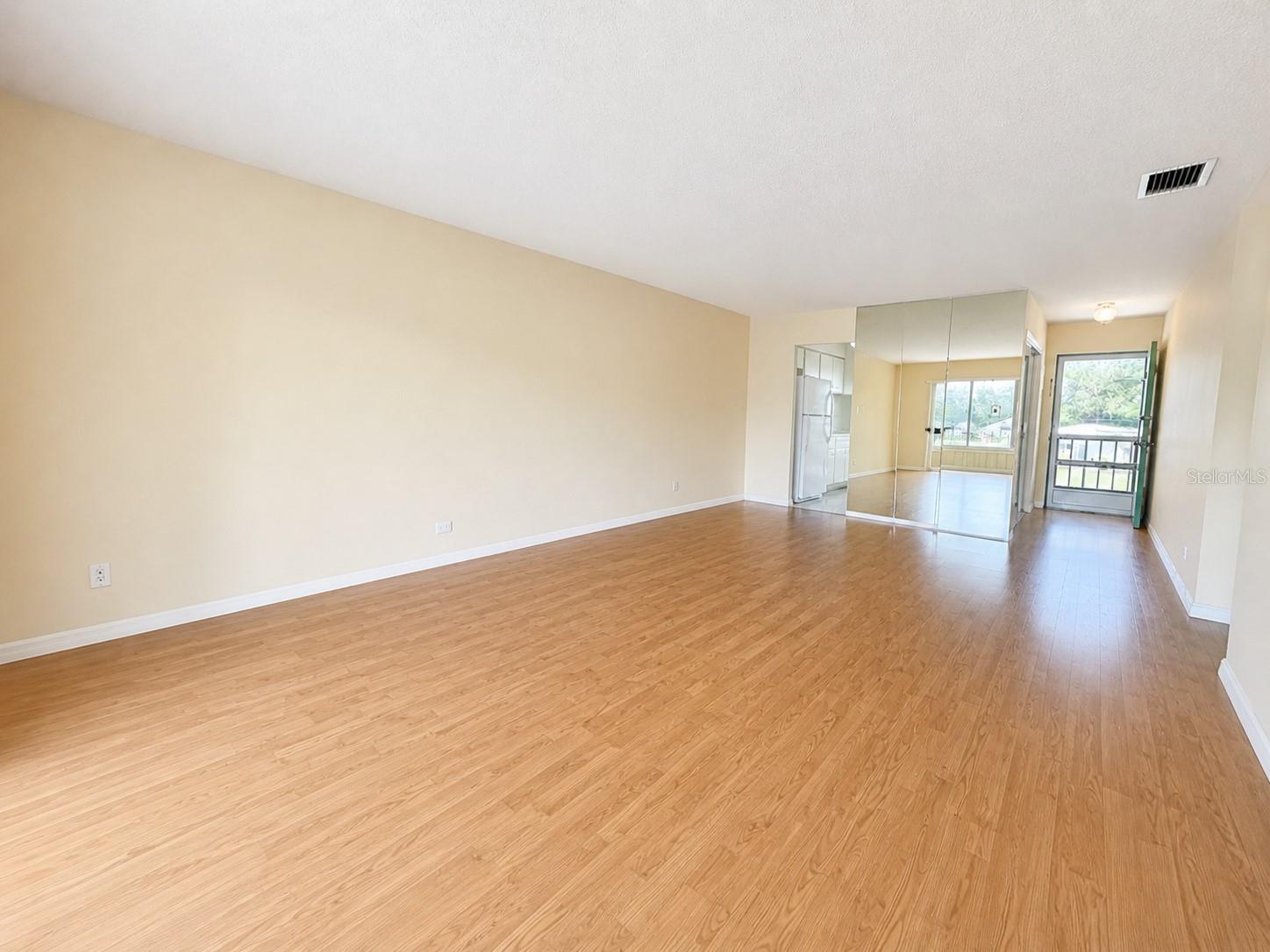 Image 7 of 26 For 3900 Roxane Boulevard 11b