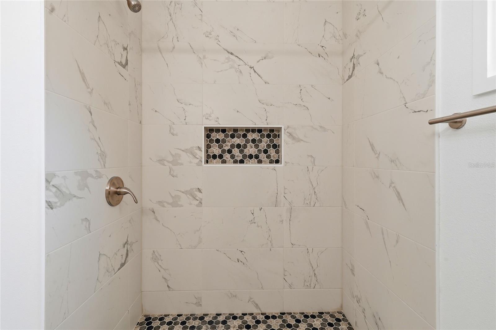 Image 17 of 33 For 2827 22nd Street W