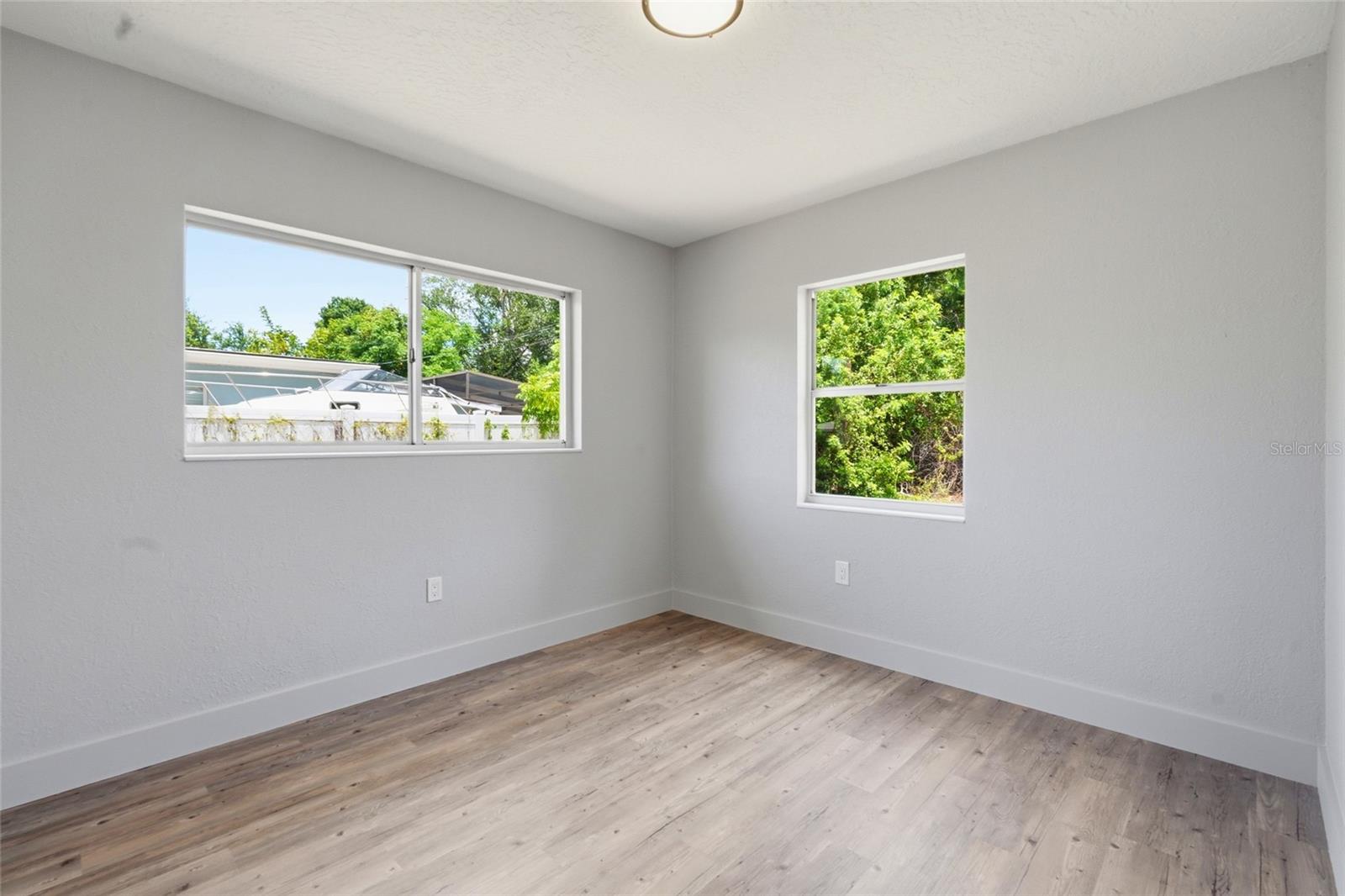 Image 18 of 33 For 2827 22nd Street W