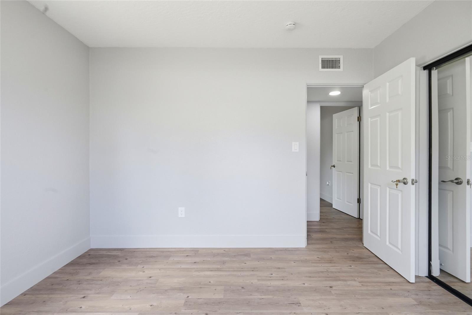 Image 19 of 33 For 2827 22nd Street W