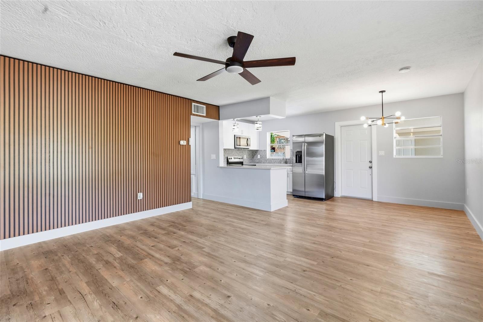 Image 2 of 33 For 2827 22nd Street W