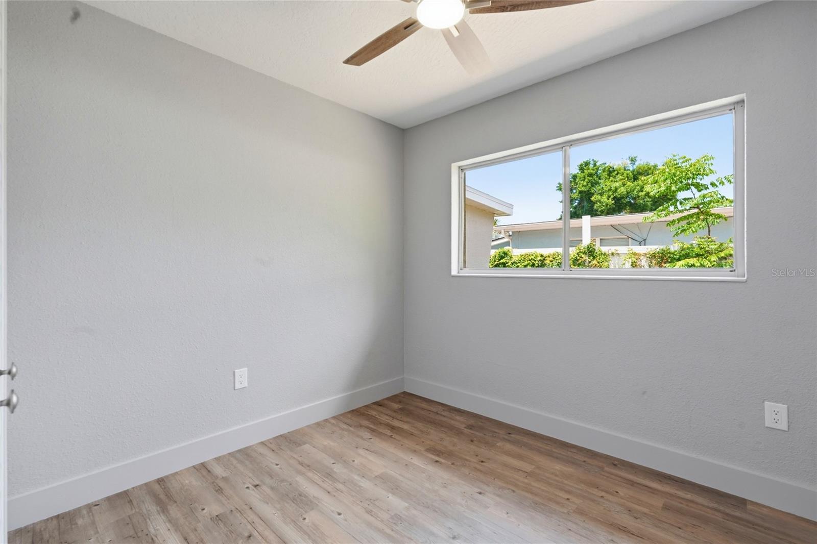 Image 20 of 33 For 2827 22nd Street W