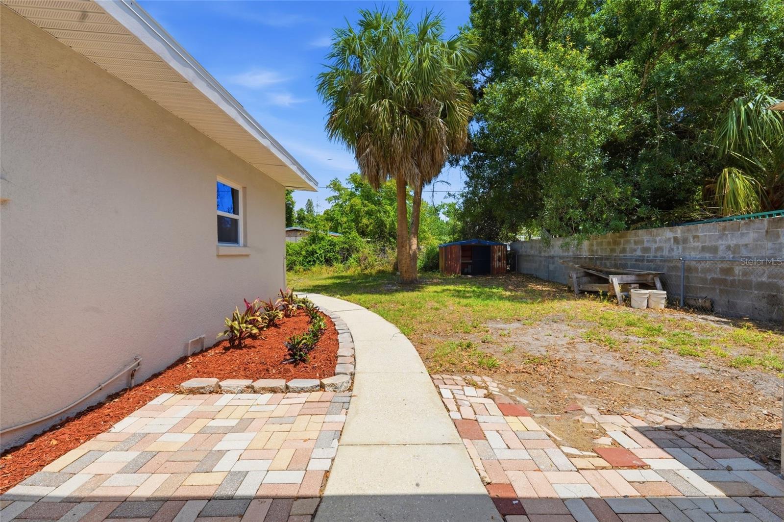 Image 27 of 33 For 2827 22nd Street W