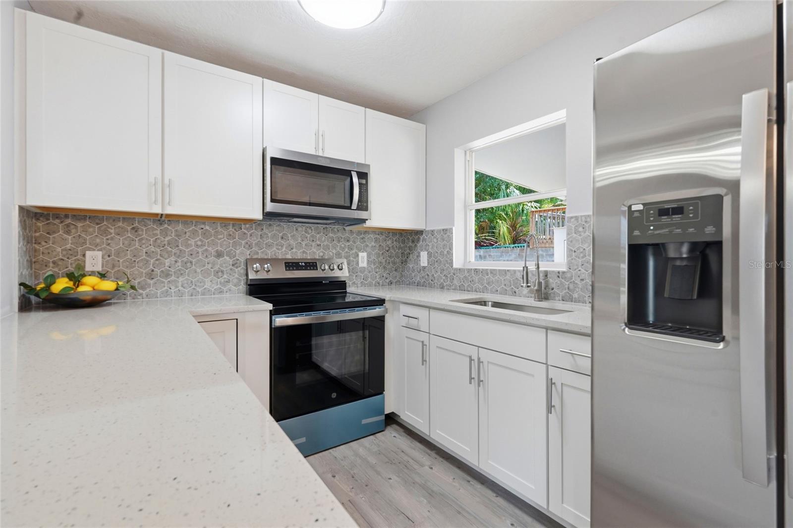 Image 4 of 33 For 2827 22nd Street W
