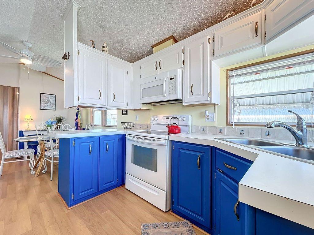 Image 10 of 52 For 3333 26th Avenue E 1099