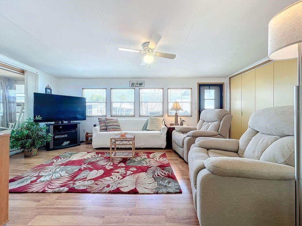 Image 5 of 52 For 3333 26th Avenue E 1099