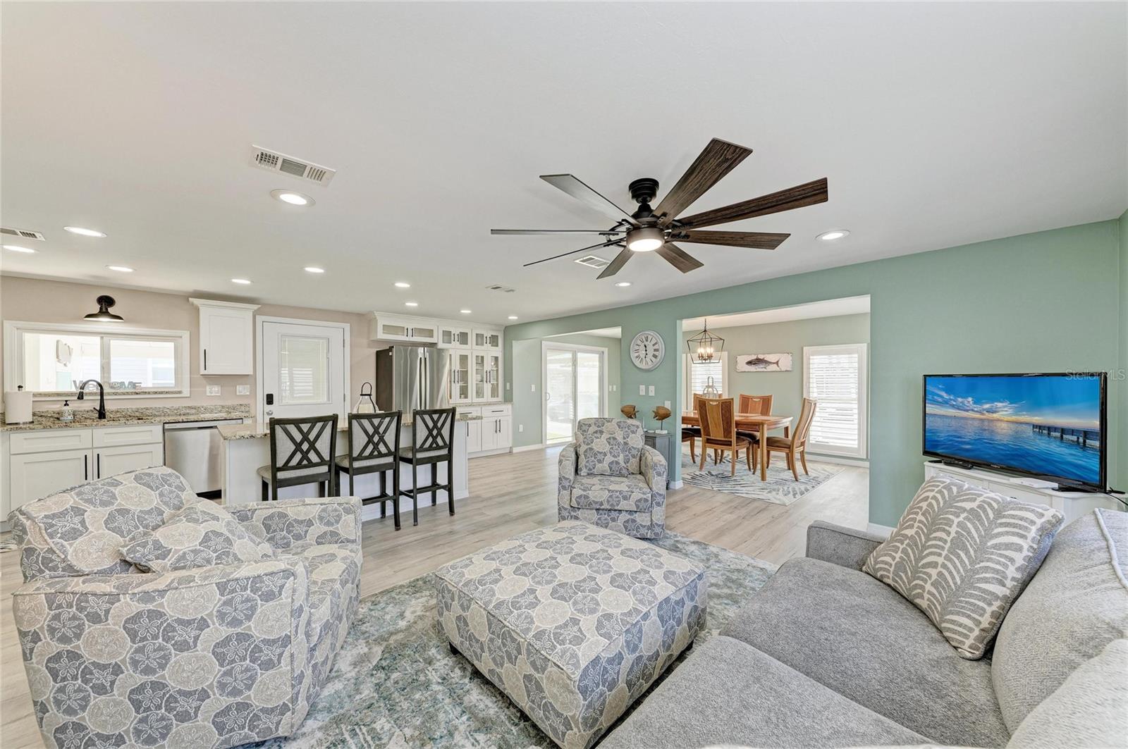 Image 39 of 75 For 8 Buena Vista Avenue