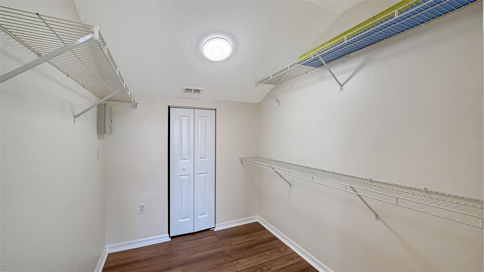 Image 28 of 64 For 4270 Castlebridge Lane 1723