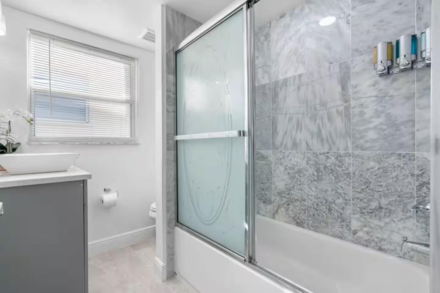 Image 17 of 23 For 13912 Duley Avenue