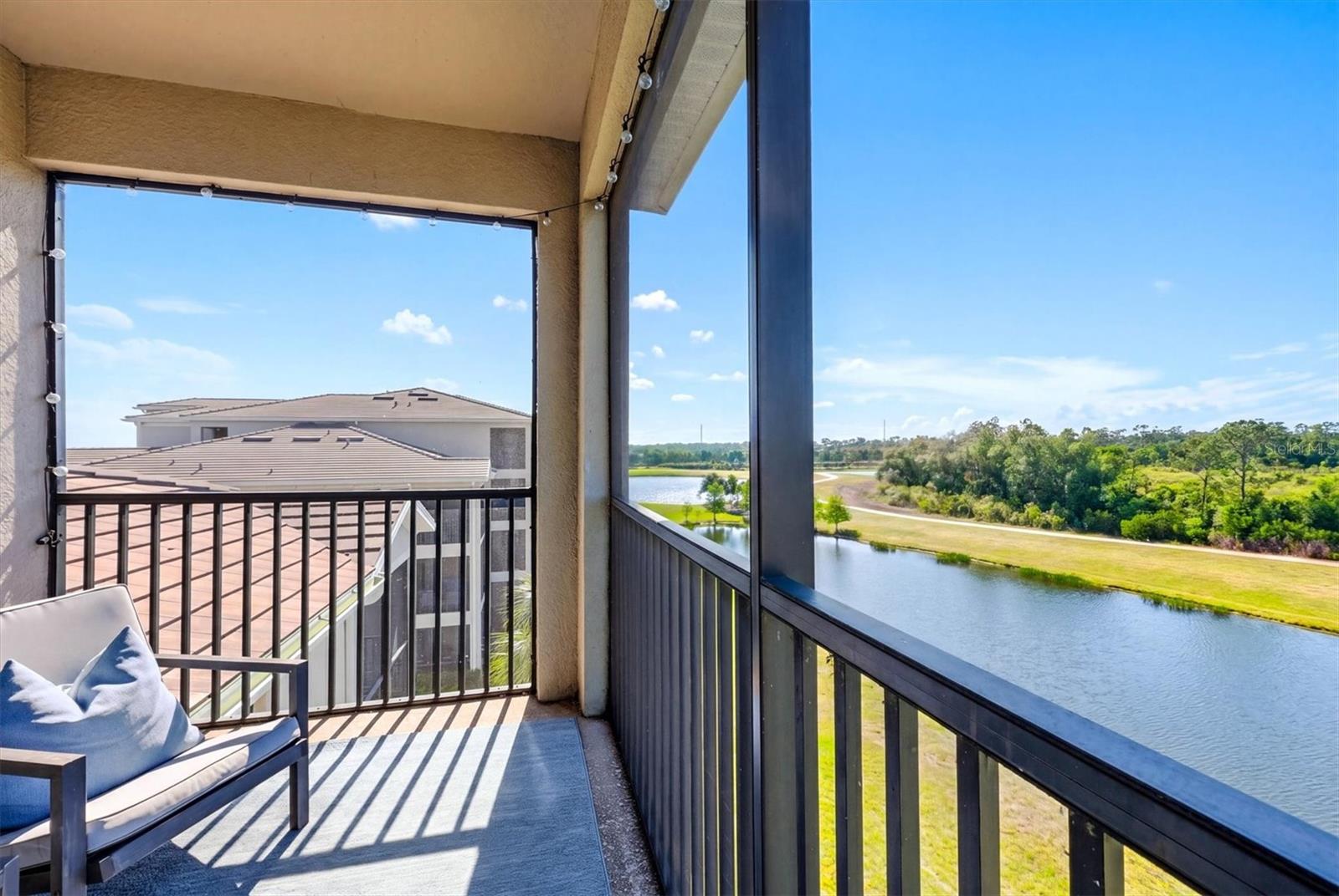 Image 37 of 78 For 18008 Gawthrop Drive 401