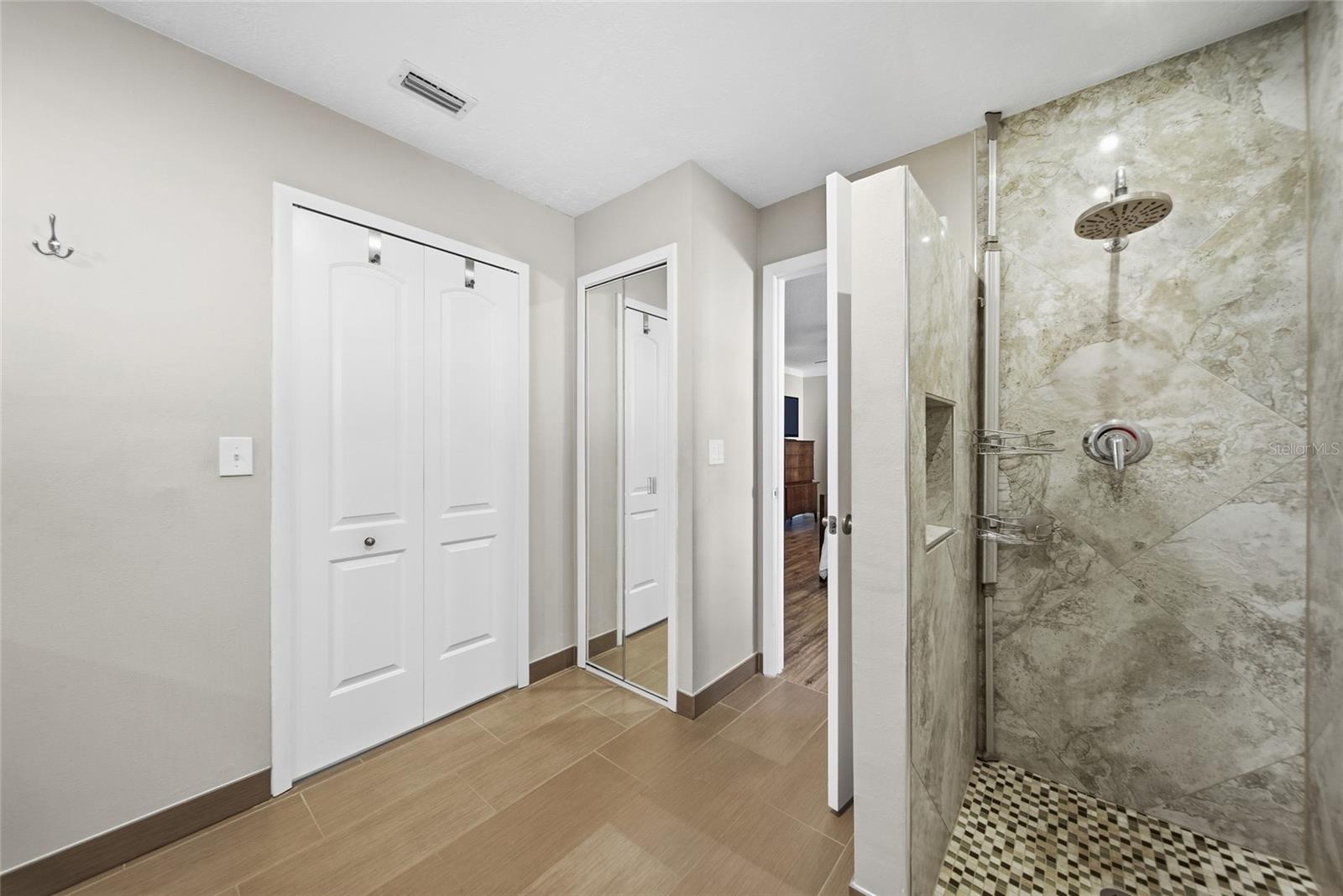 Listing photo id 33 for 8304 12th Avenue Drive Nw