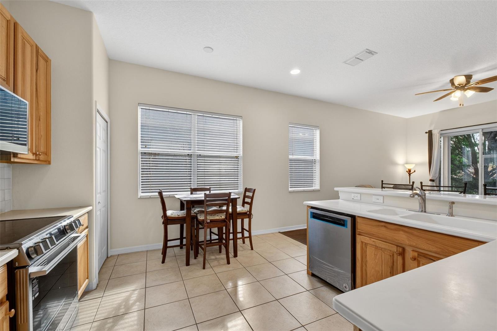 Image 12 of 30 For 111 Flame Vine Way