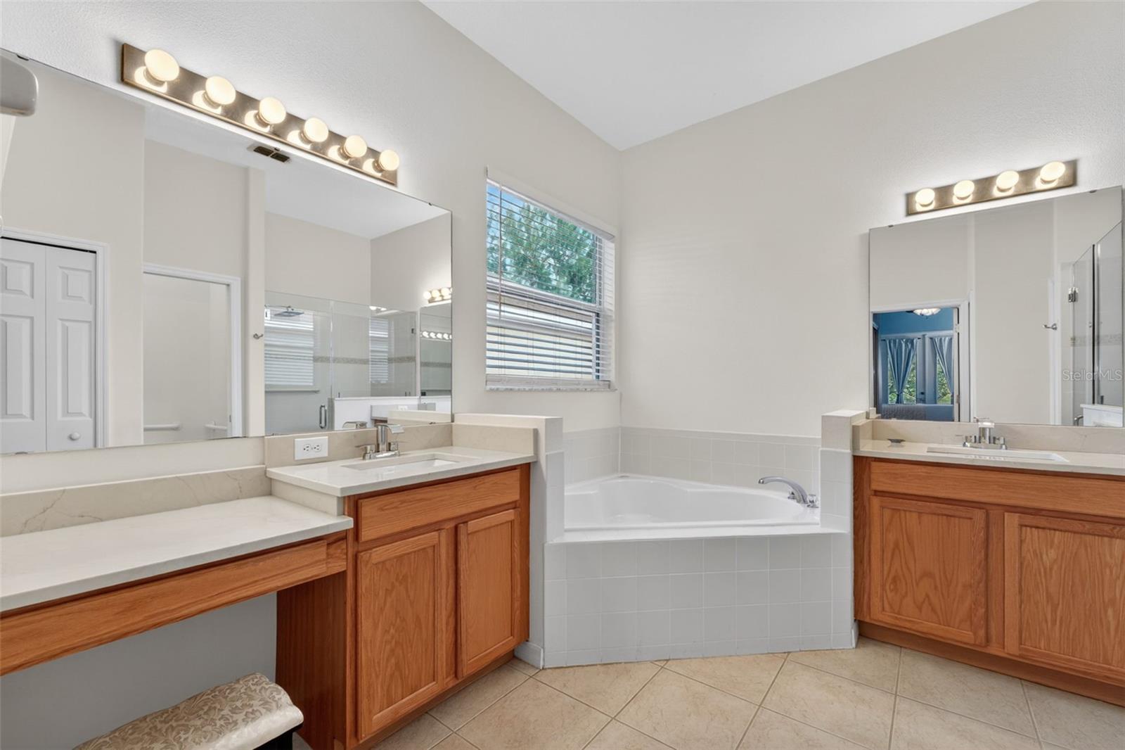 Image 15 of 30 For 111 Flame Vine Way