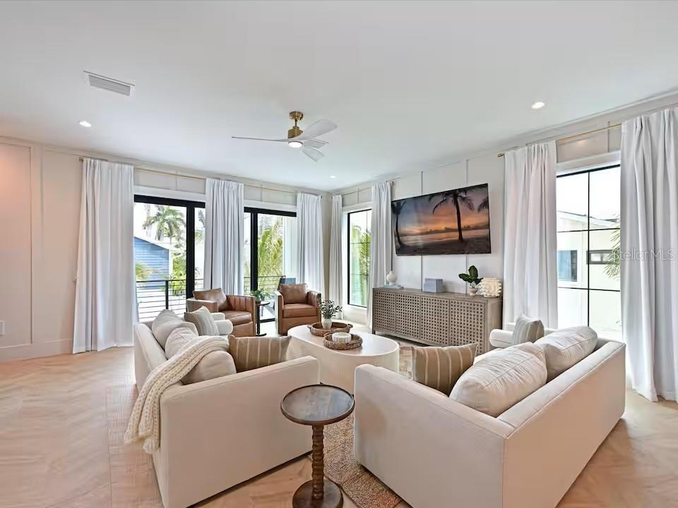 Image 5 of 43 For 2209 Avenue B