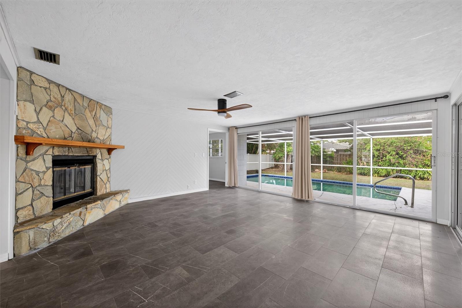 Image 13 of 40 For 7464 Cass Circle