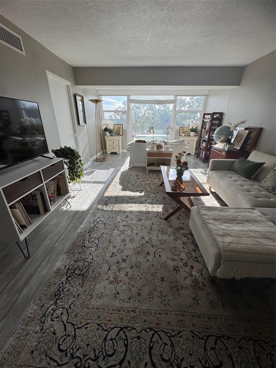 Image 11 of 22 For 33 Gulfstream Avenue 409